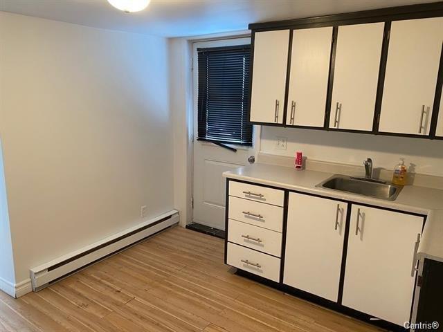 









273

 - 273A


Rue Notre-Dame

,
Notre-Dame-de-la-Paix,




QC
J0V1P0


