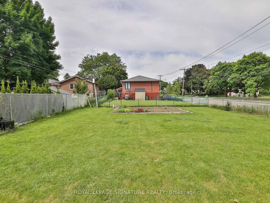 









89


Thistle Down

Boulevard,
Toronto,




ON
M9V 1J3

