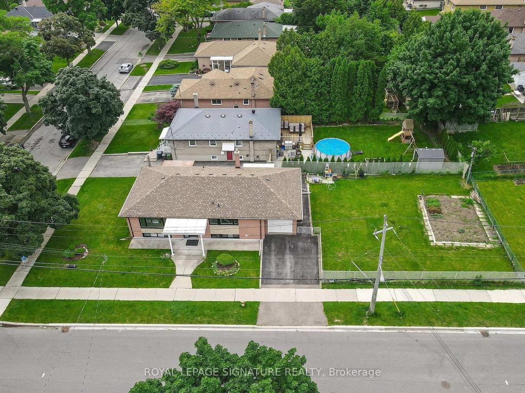 









89


Thistle Down

Boulevard,
Toronto,




ON
M9V 1J3

