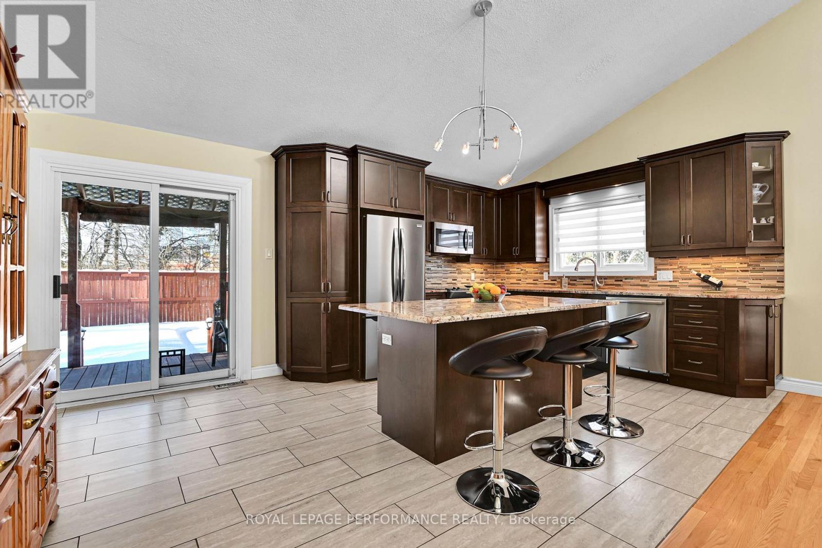 












996 LAPORTE STREET

,
Ottawa,




Ontario
K1J7B4

