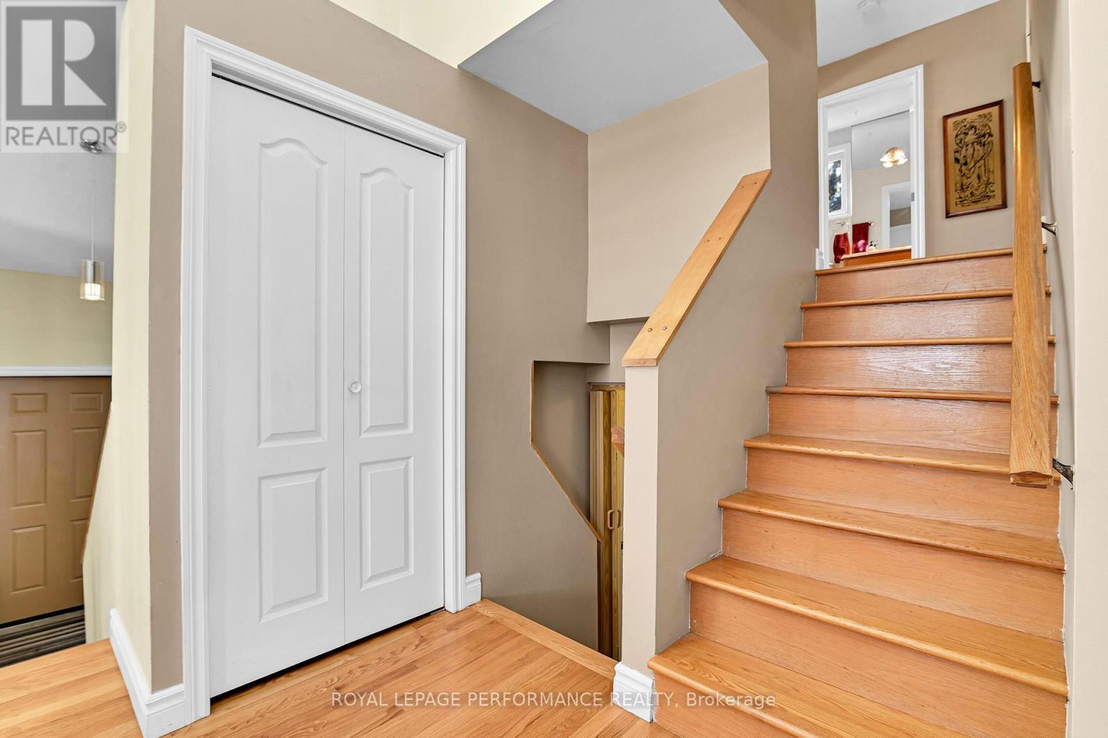 












996 LAPORTE STREET

,
Ottawa,




Ontario
K1J7B4

