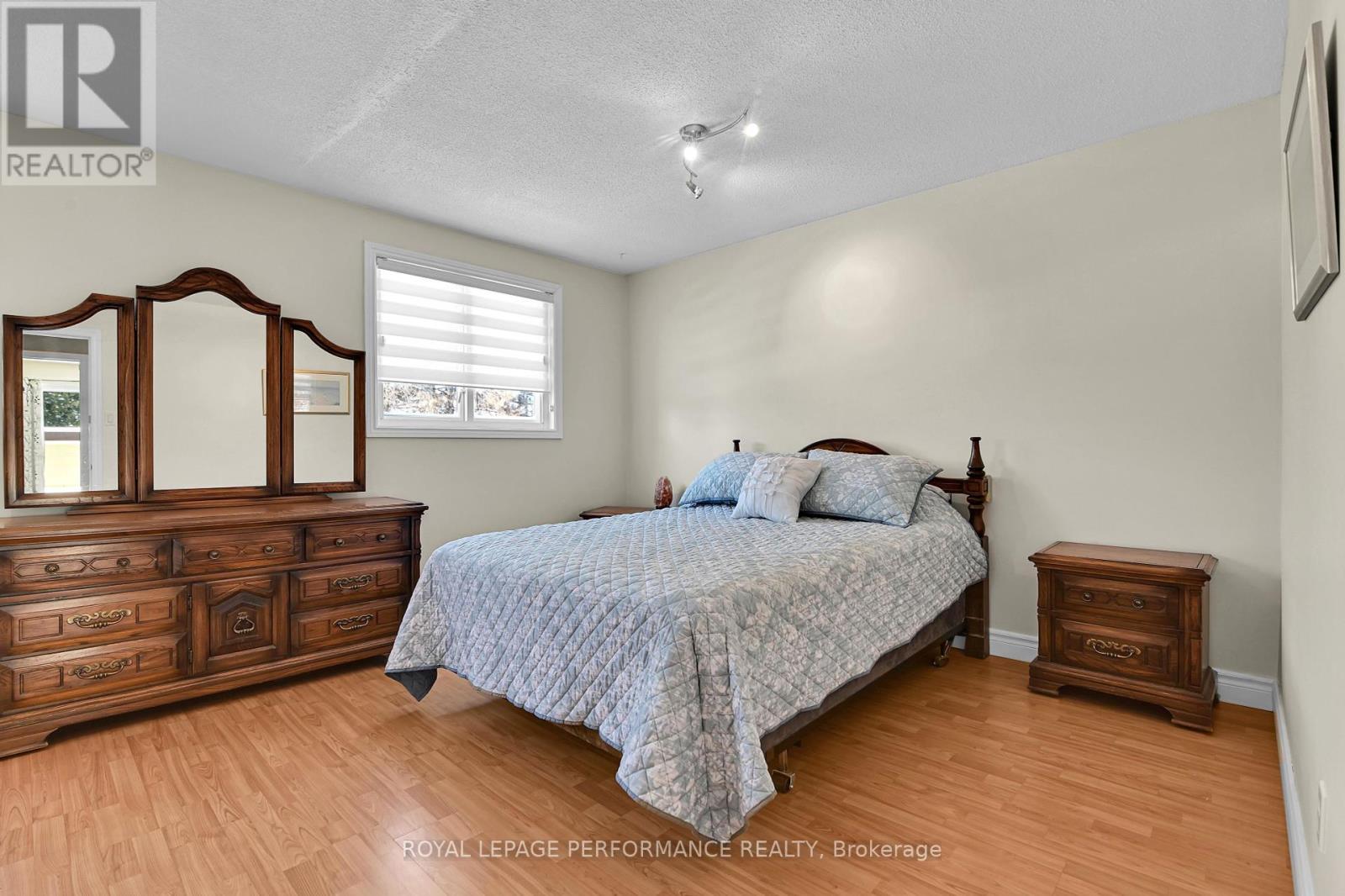 












996 LAPORTE STREET

,
Ottawa,




Ontario
K1J7B4

