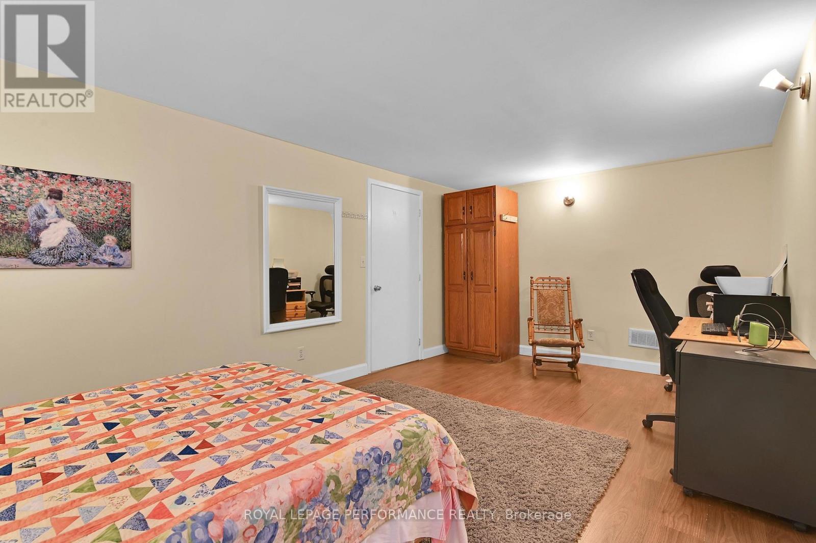 












996 LAPORTE STREET

,
Ottawa,




Ontario
K1J7B4

