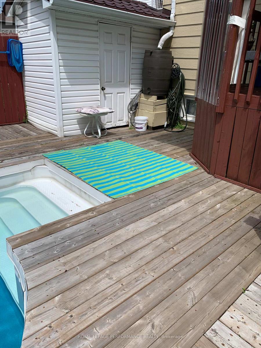 












996 LAPORTE STREET

,
Ottawa,




Ontario
K1J7B4

