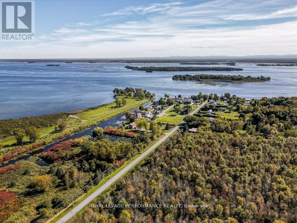 












6810 ST FRANCIS LANE

,
South Glengarry,




Ontario
K0C2E0

