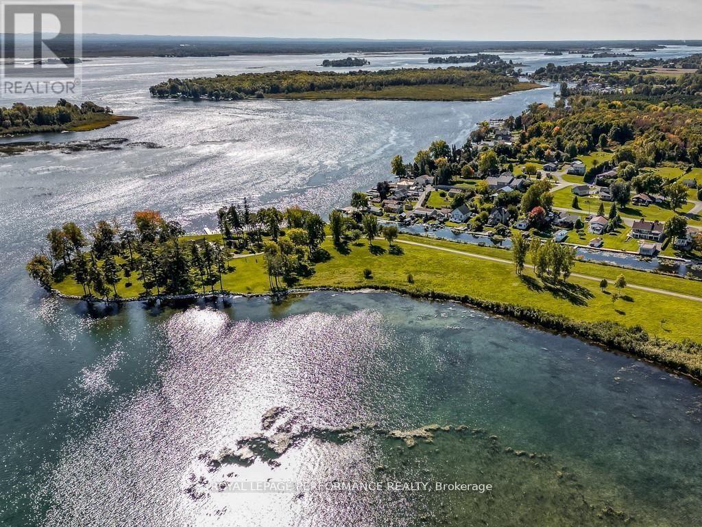 












6810 ST FRANCIS LANE

,
South Glengarry,




Ontario
K0C2E0

