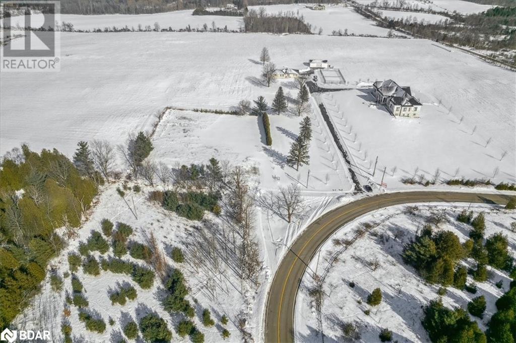 












5165 15 SIDE Road

,
Milton,







Ontario
L9E0C8

