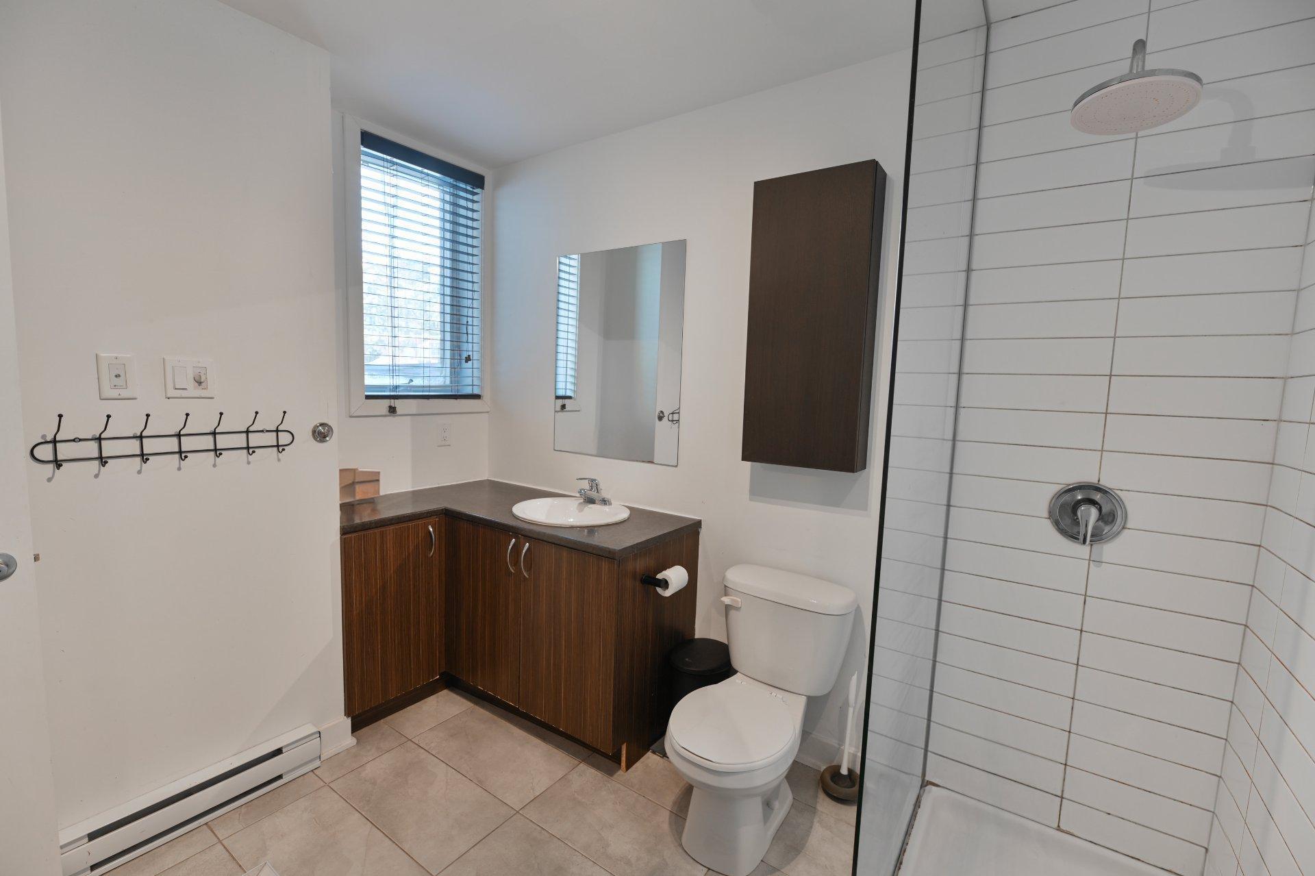 









171


Rue St-Pierre

, 101,
Saint-Jean-sur-Richelieu,




QC
J3B0G3

