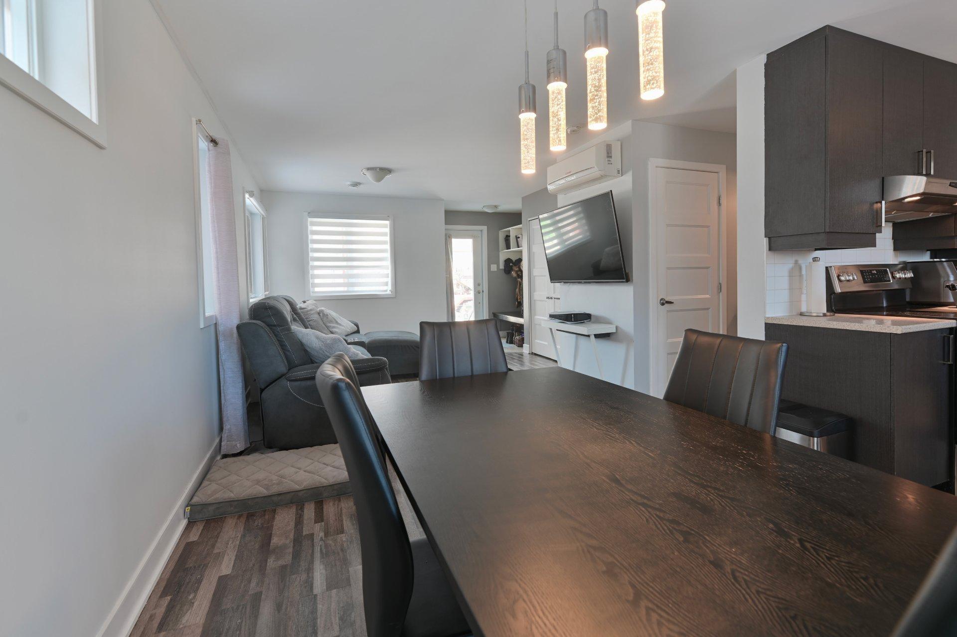









171


Rue St-Pierre

, 101,
Saint-Jean-sur-Richelieu,




QC
J3B0G3

