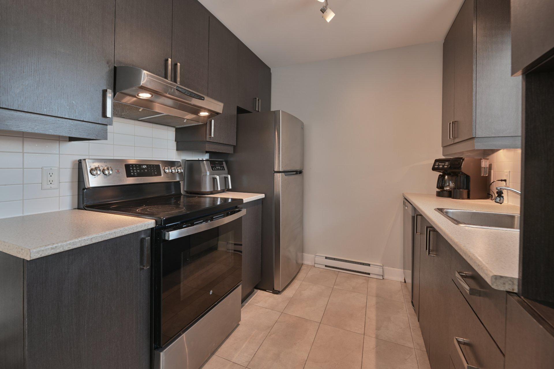 









171


Rue St-Pierre

, 101,
Saint-Jean-sur-Richelieu,




QC
J3B0G3

