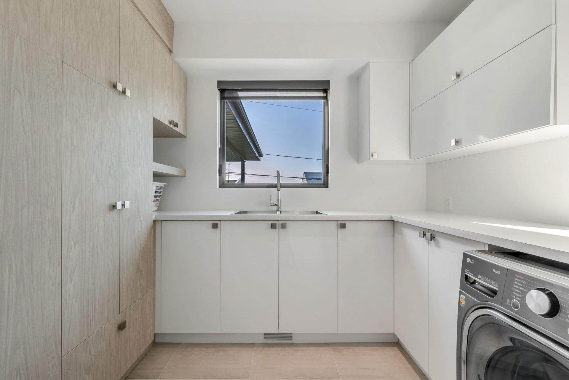 









6305


Rue Malouin

,
Québec (Charlesbourg),




QC
G1H6B8

