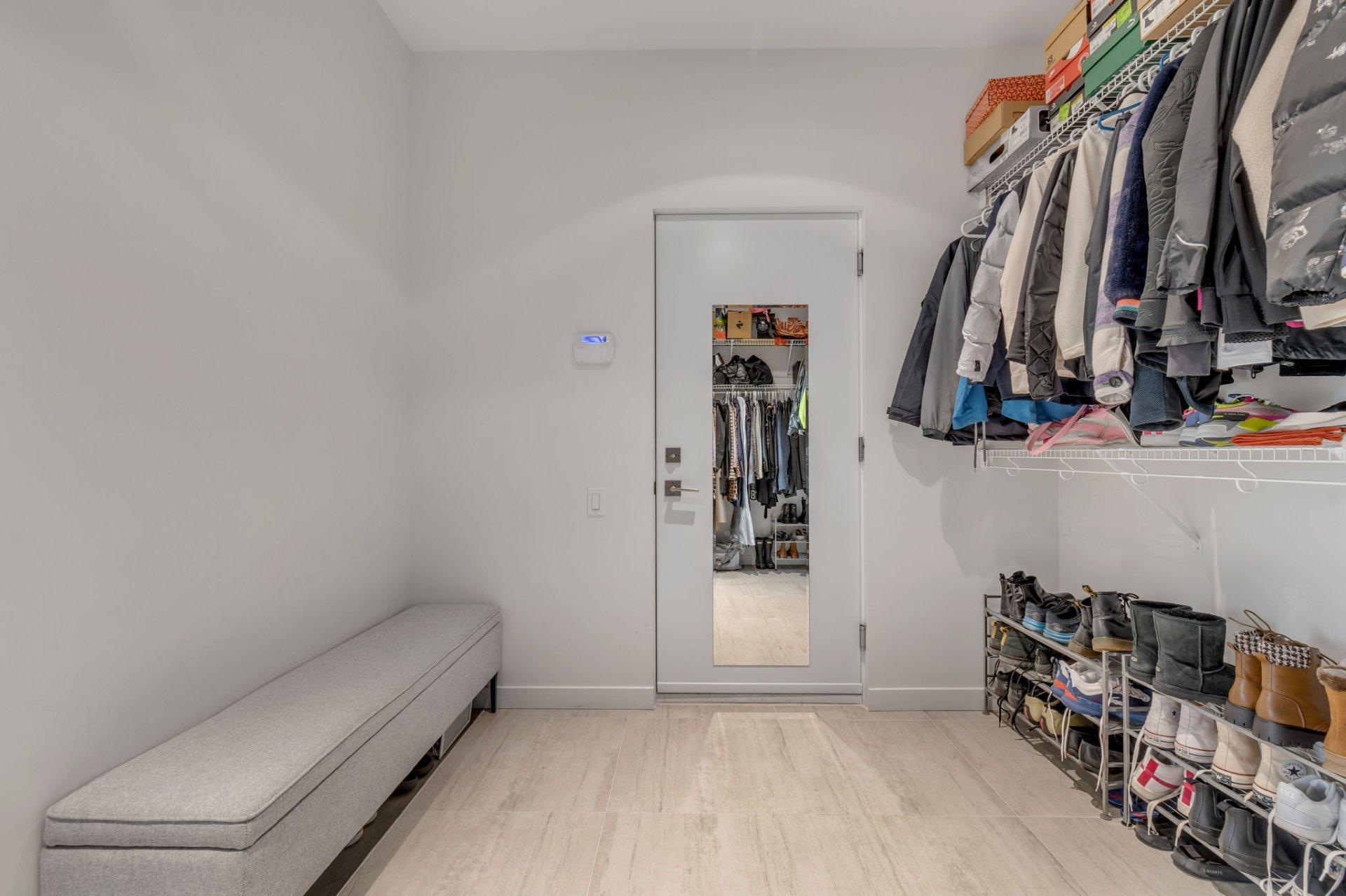 









6305


Rue Malouin

,
Québec (Charlesbourg),




QC
G1H6B8

