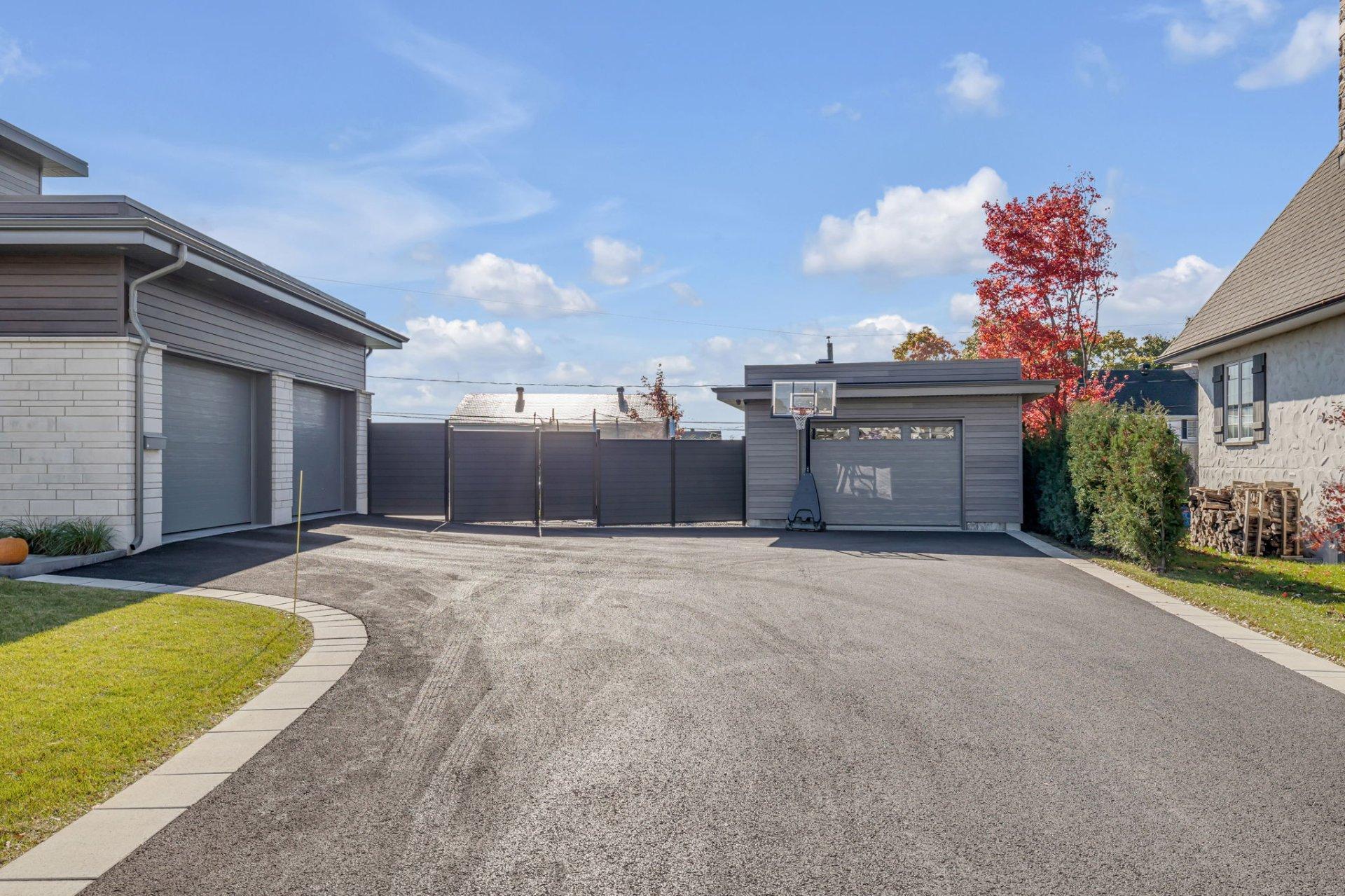 









6305


Rue Malouin

,
Québec (Charlesbourg),




QC
G1H6B8

