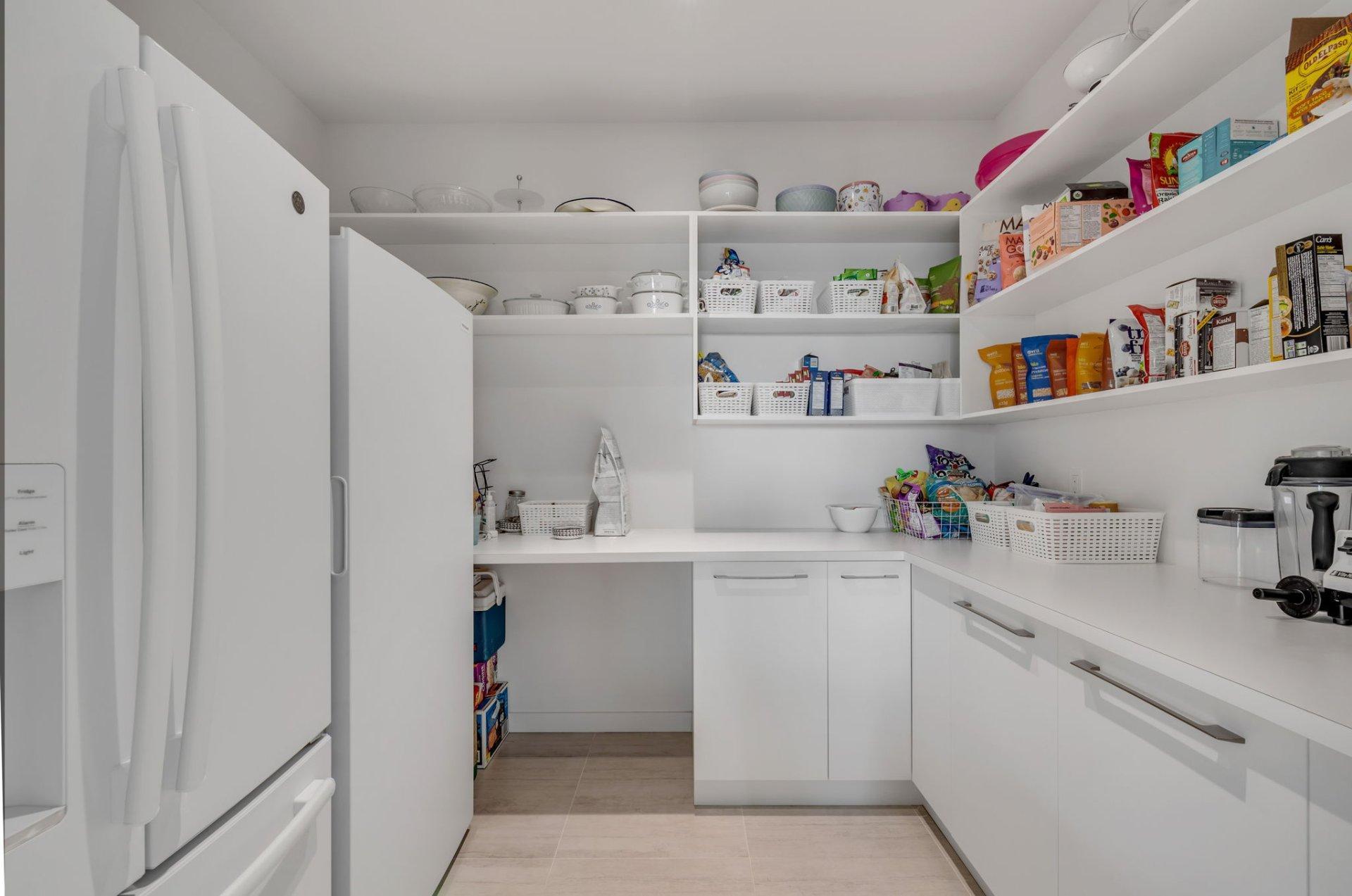 









6305


Rue Malouin

,
Québec (Charlesbourg),




QC
G1H6B8

