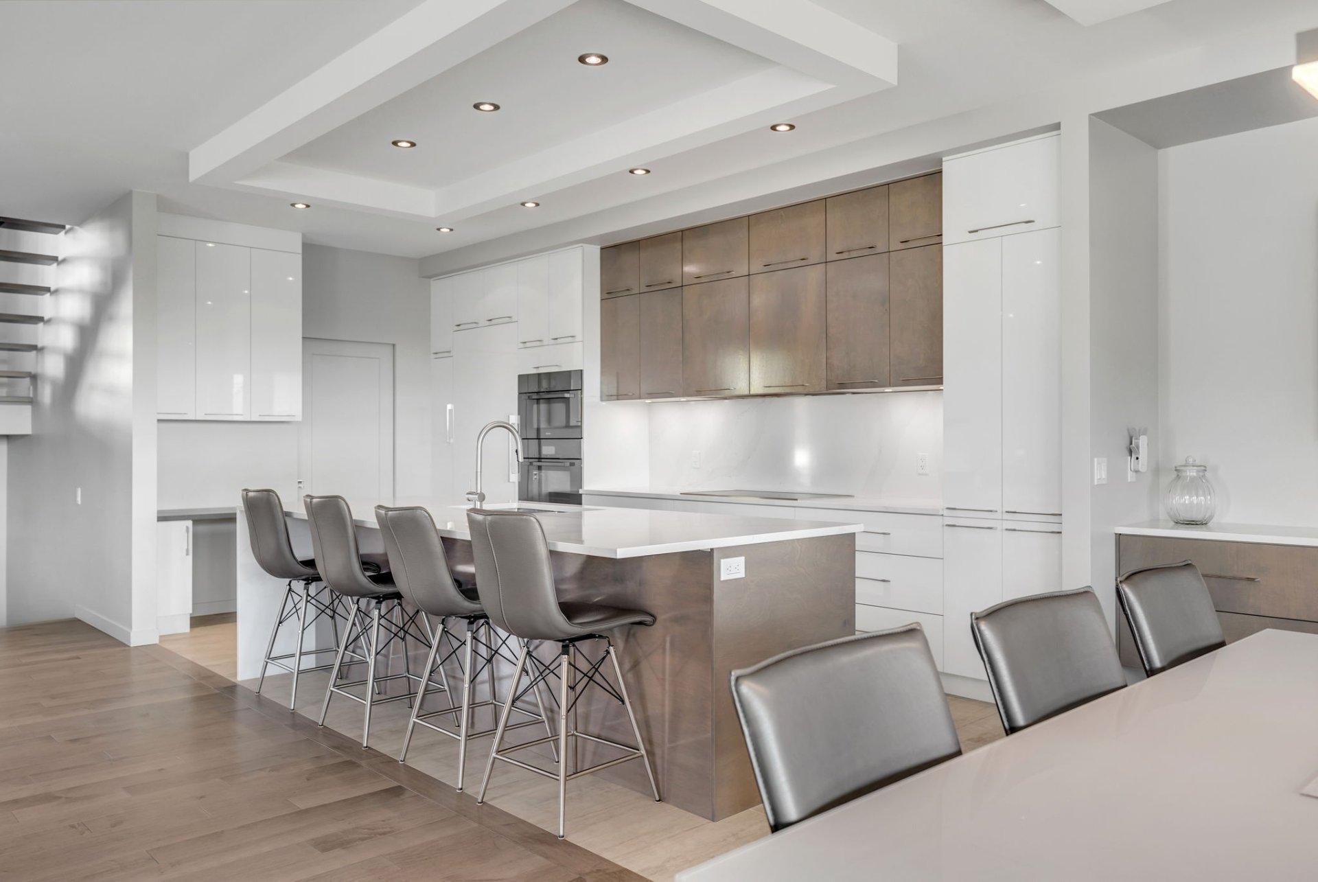 









6305


Rue Malouin

,
Québec (Charlesbourg),




QC
G1H6B8

