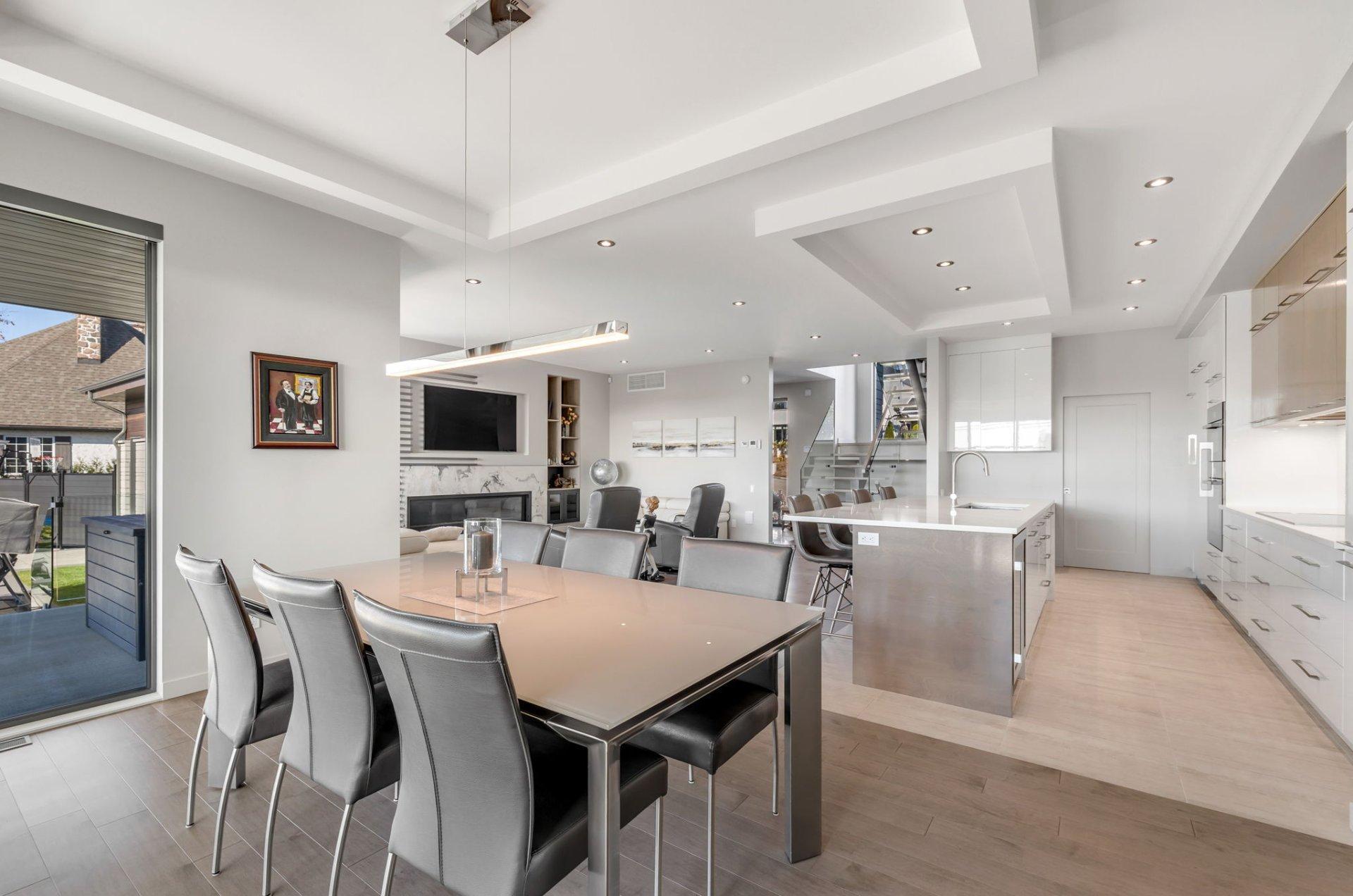 









6305


Rue Malouin

,
Québec (Charlesbourg),




QC
G1H6B8

