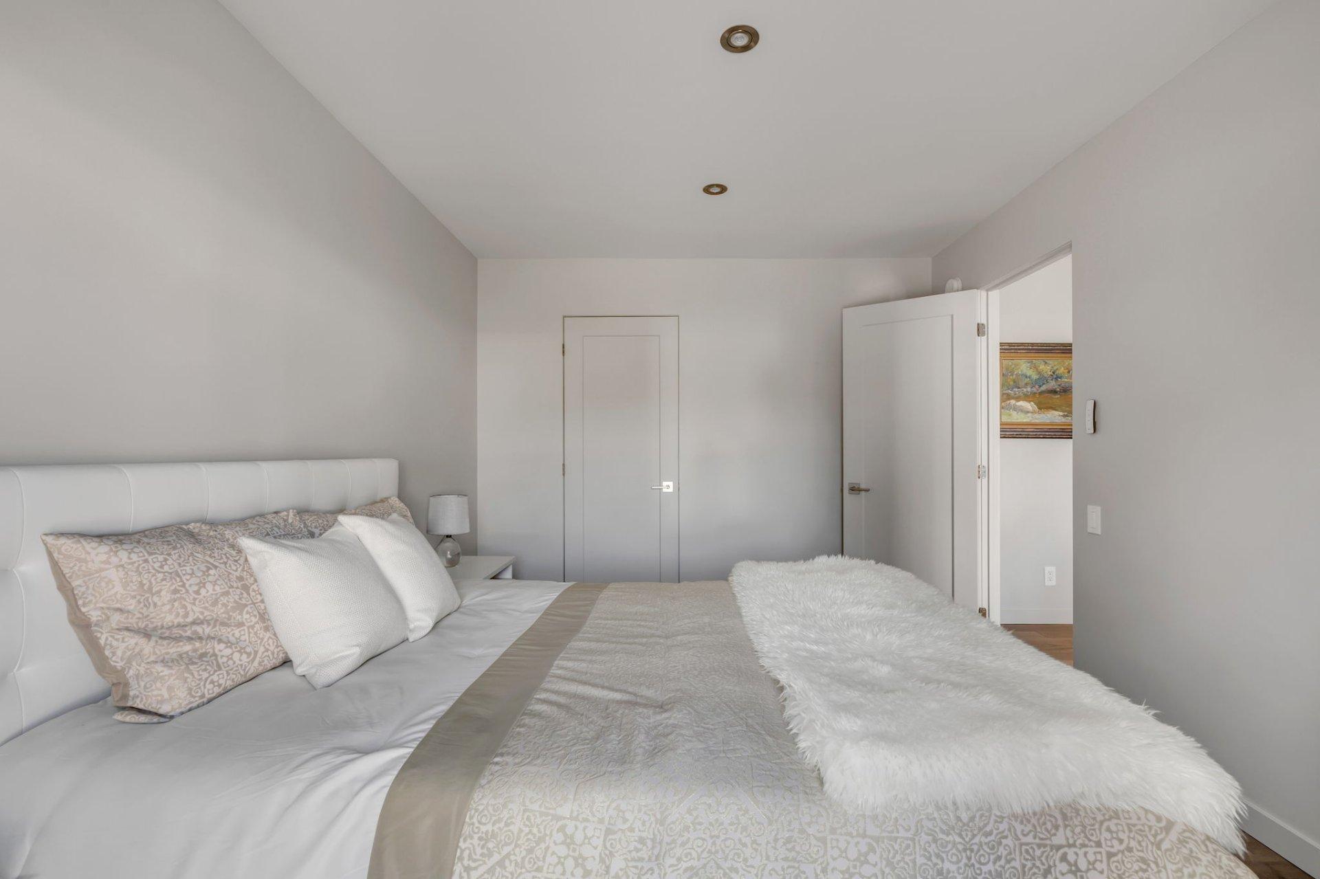 









6305


Rue Malouin

,
Québec (Charlesbourg),




QC
G1H6B8

