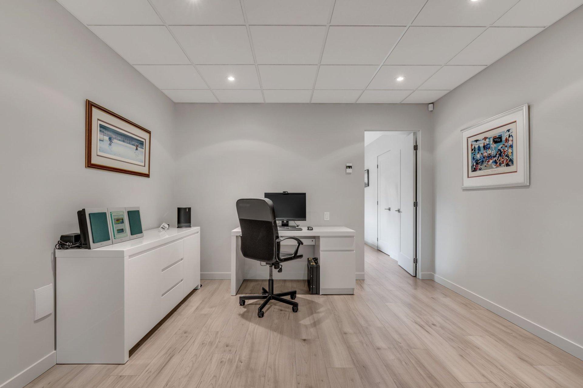 









6305


Rue Malouin

,
Québec (Charlesbourg),




QC
G1H6B8

