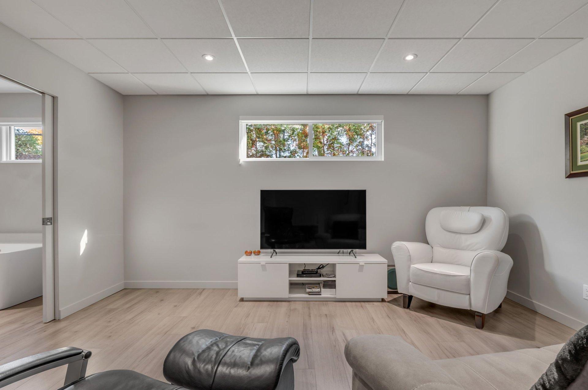 









6305


Rue Malouin

,
Québec (Charlesbourg),




QC
G1H6B8

