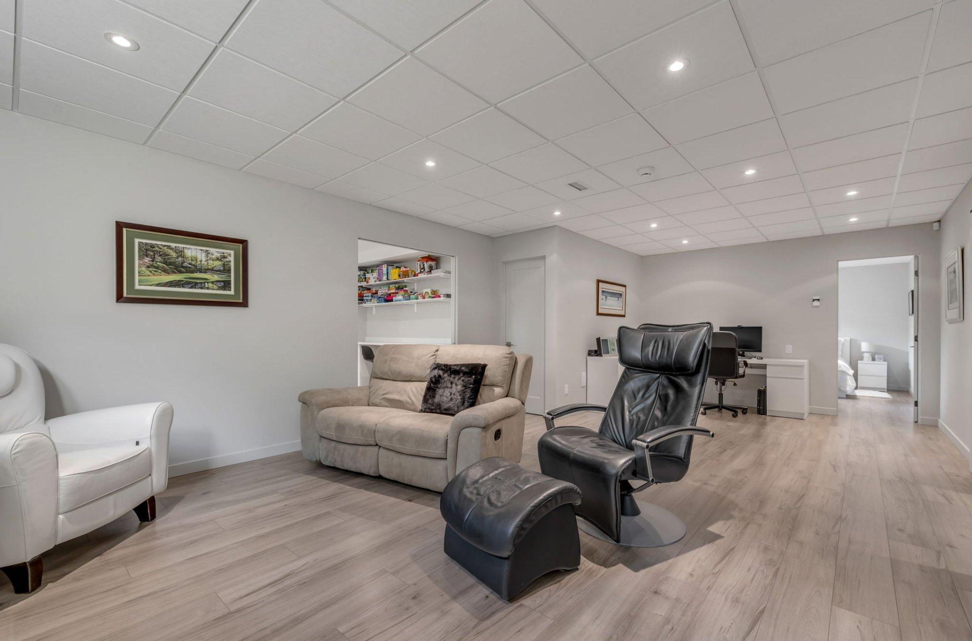 









6305


Rue Malouin

,
Québec (Charlesbourg),




QC
G1H6B8

