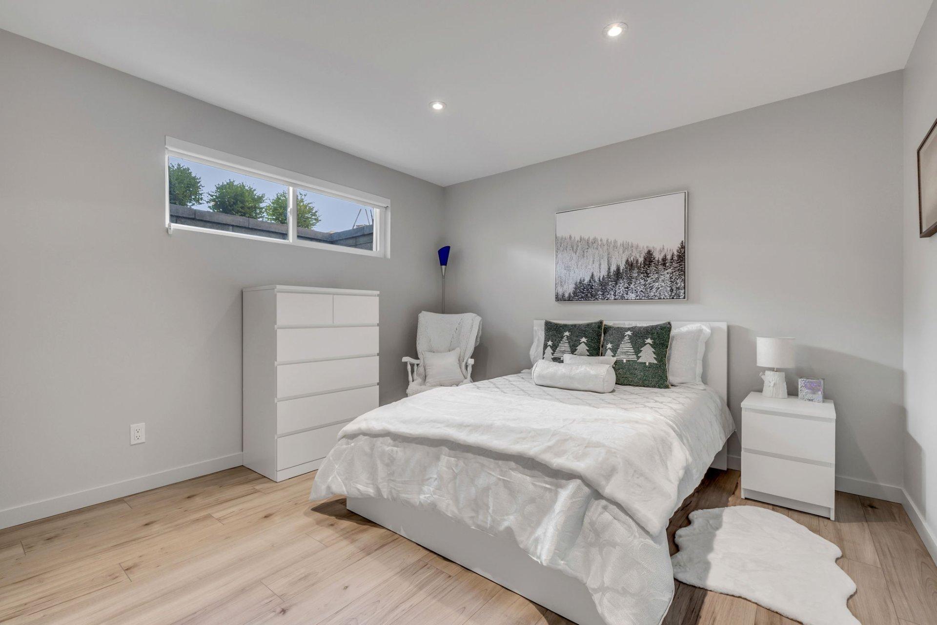 









6305


Rue Malouin

,
Québec (Charlesbourg),




QC
G1H6B8

