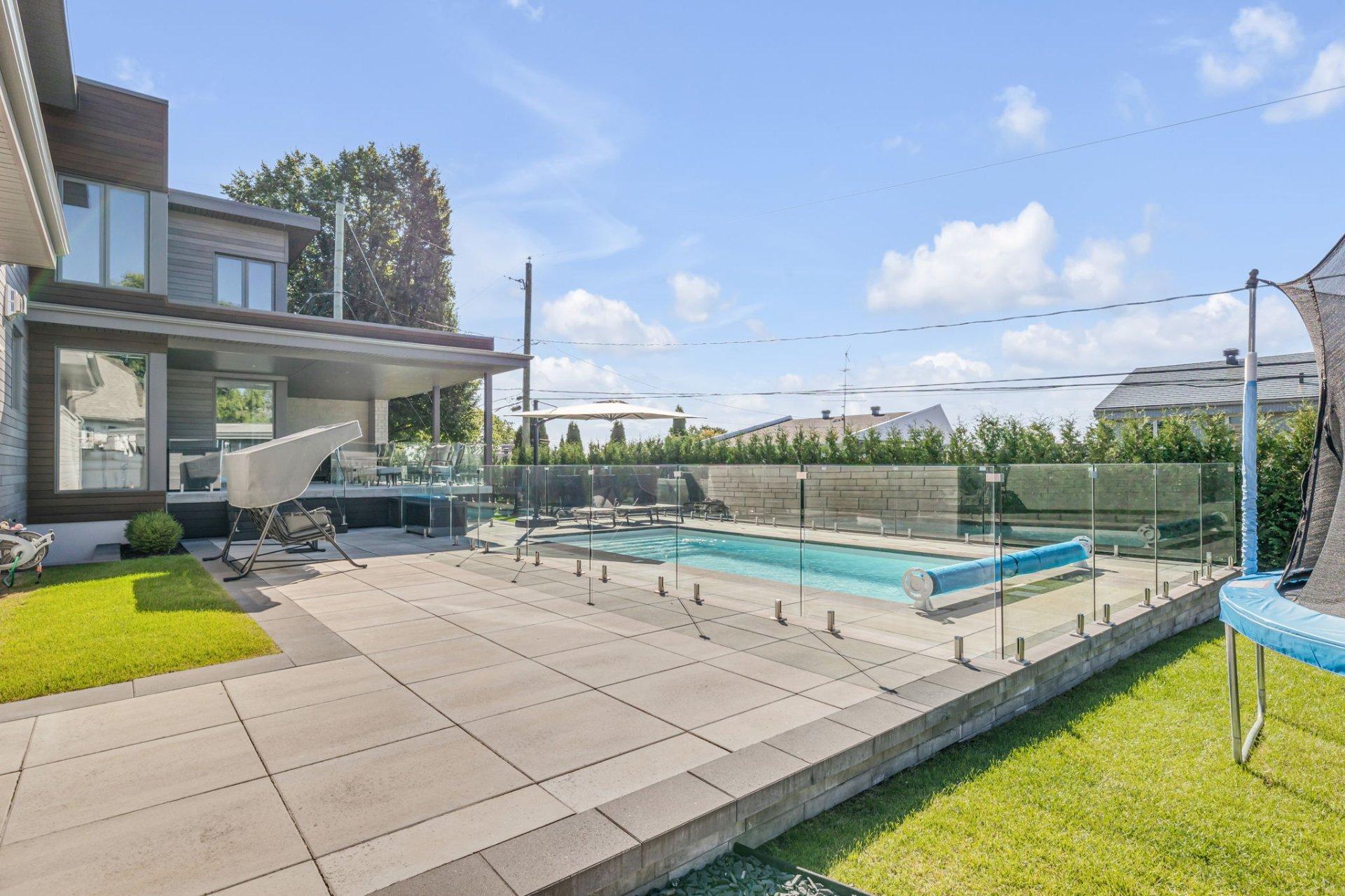 









6305


Rue Malouin

,
Québec (Charlesbourg),




QC
G1H6B8

