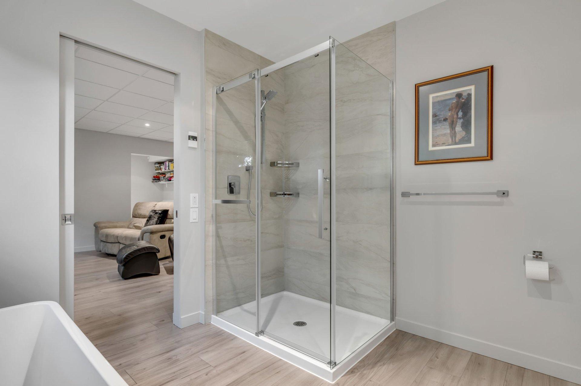 









6305


Rue Malouin

,
Québec (Charlesbourg),




QC
G1H6B8

