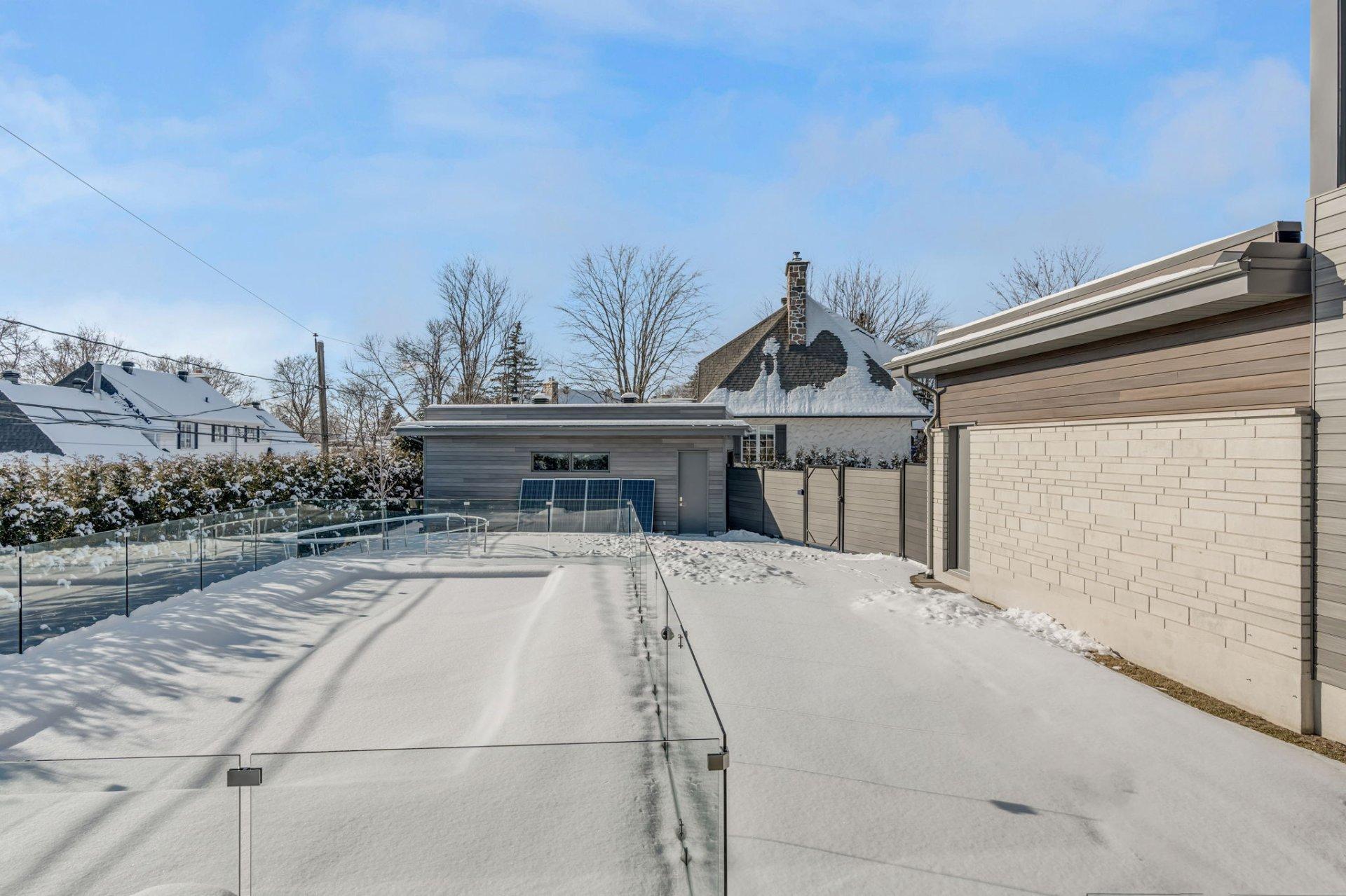 









6305


Rue Malouin

,
Québec (Charlesbourg),




QC
G1H6B8

