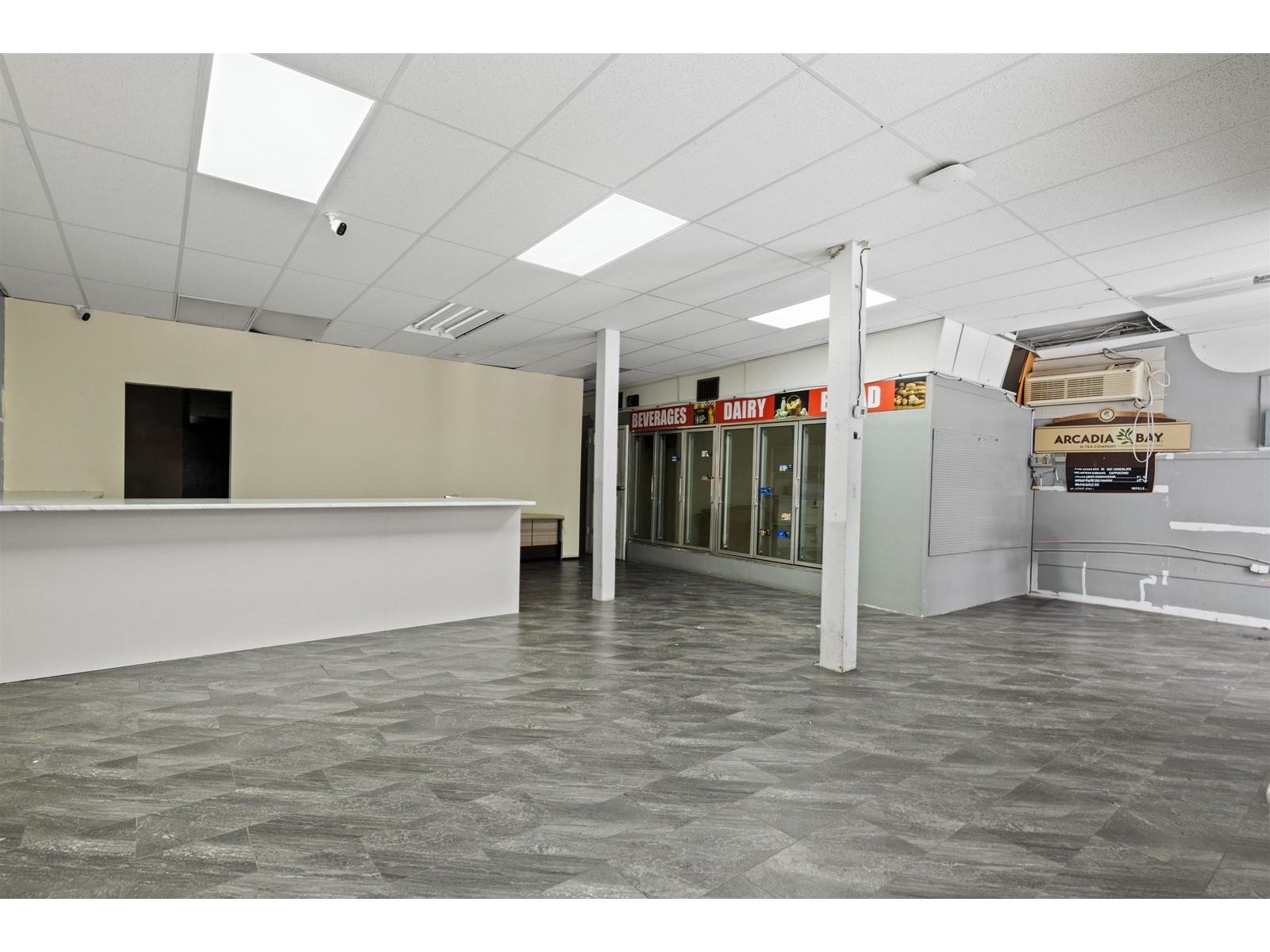 












2155 MCKENZIE ROAD

,
Abbotsford,







British Columbia
V2S3Z9

