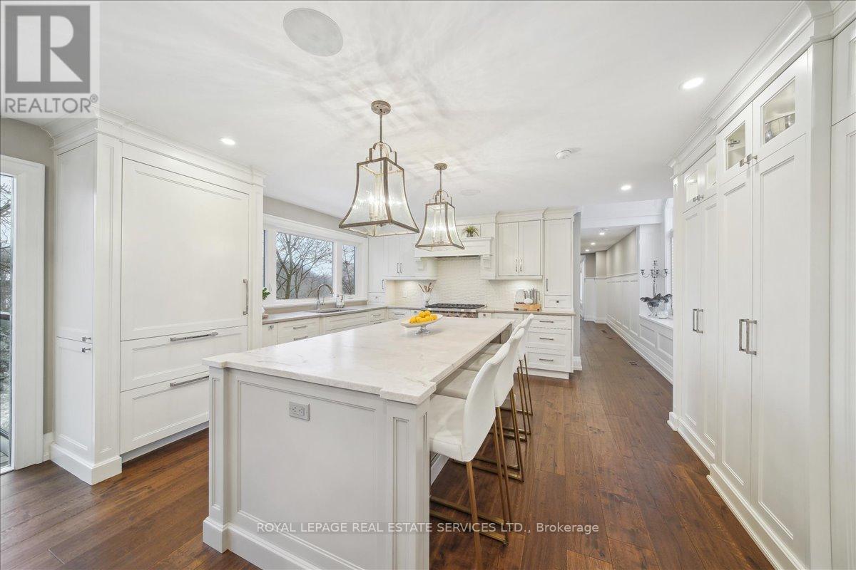 












382 TRAFALGAR ROAD

,
Oakville,




Ontario
L6J3H5

