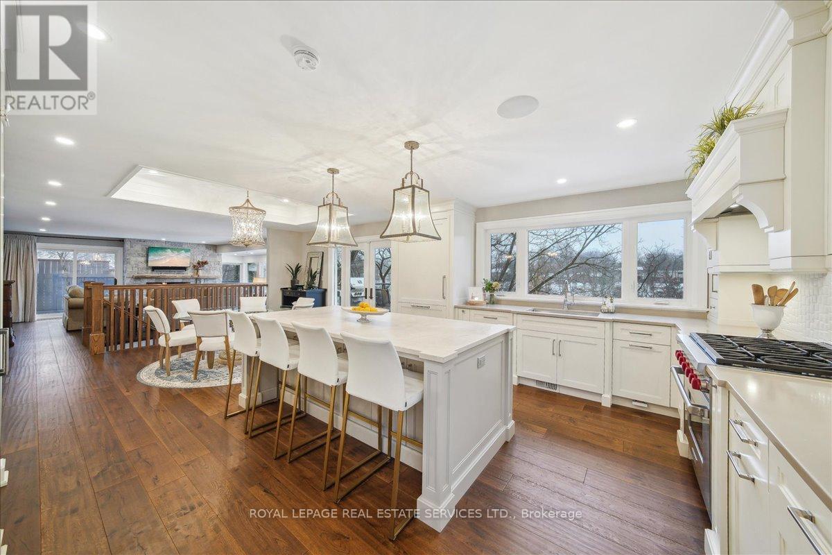 












382 TRAFALGAR ROAD

,
Oakville,




Ontario
L6J3H5

