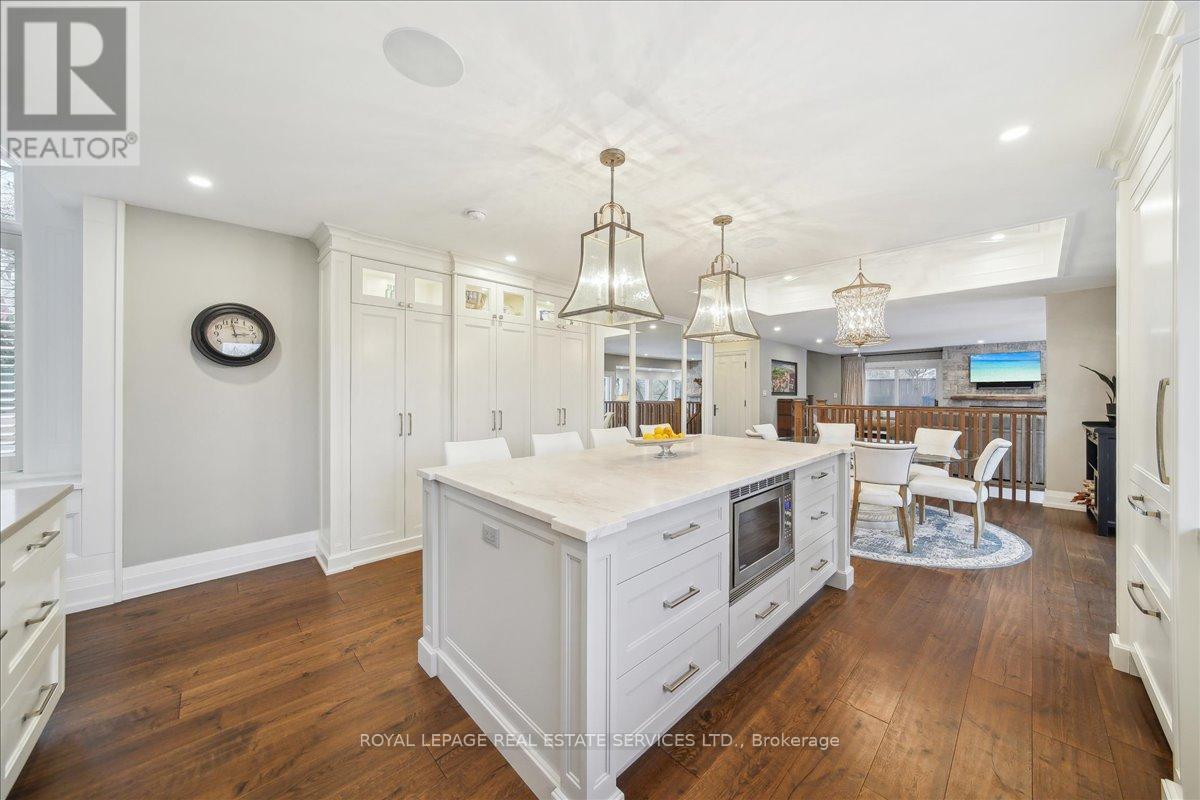 












382 TRAFALGAR ROAD

,
Oakville,




Ontario
L6J3H5

