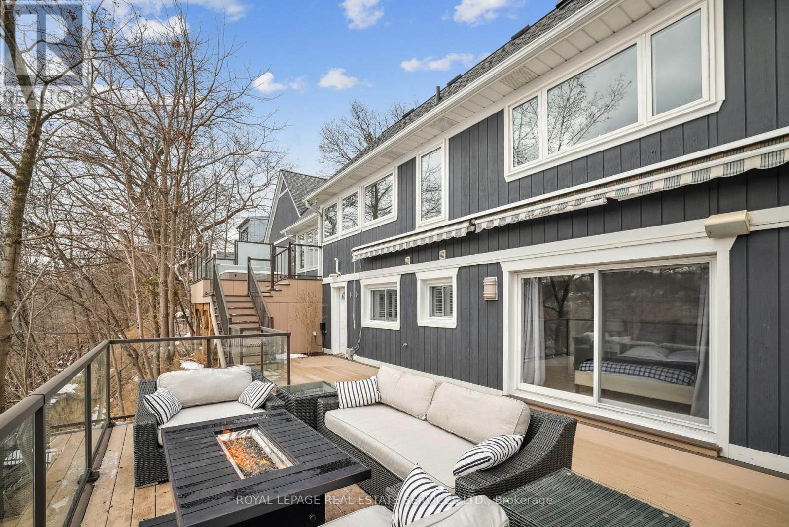












382 TRAFALGAR ROAD

,
Oakville,




Ontario
L6J3H5


