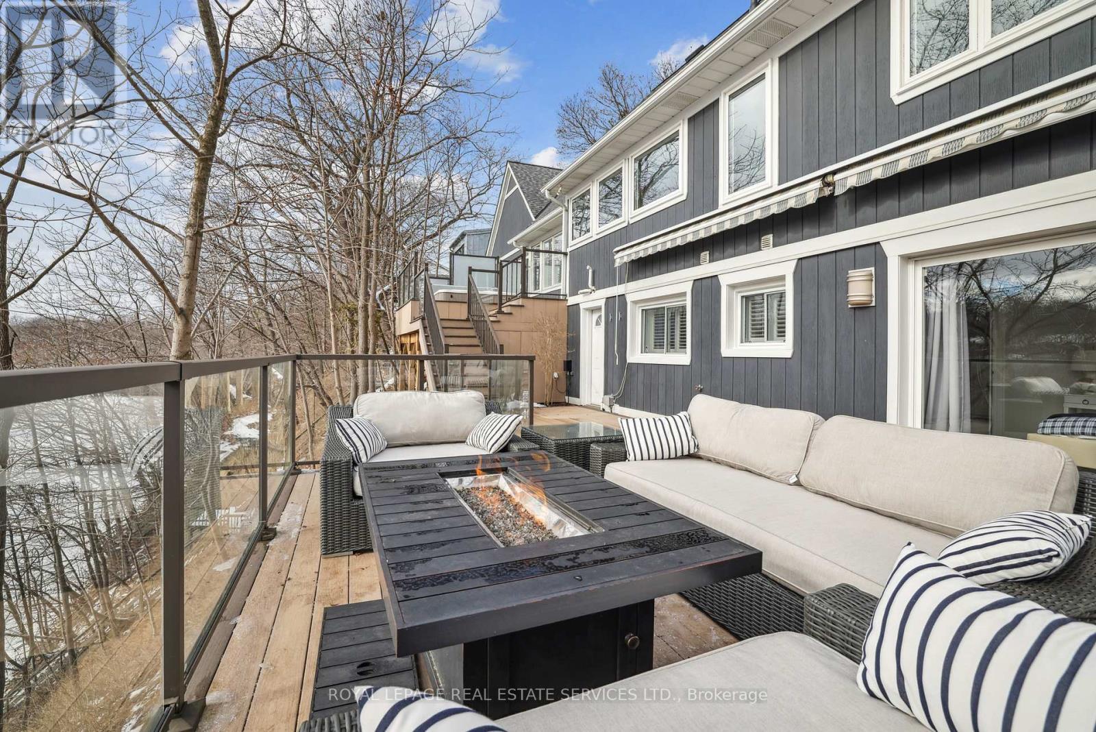 












382 TRAFALGAR ROAD

,
Oakville,




Ontario
L6J3H5

