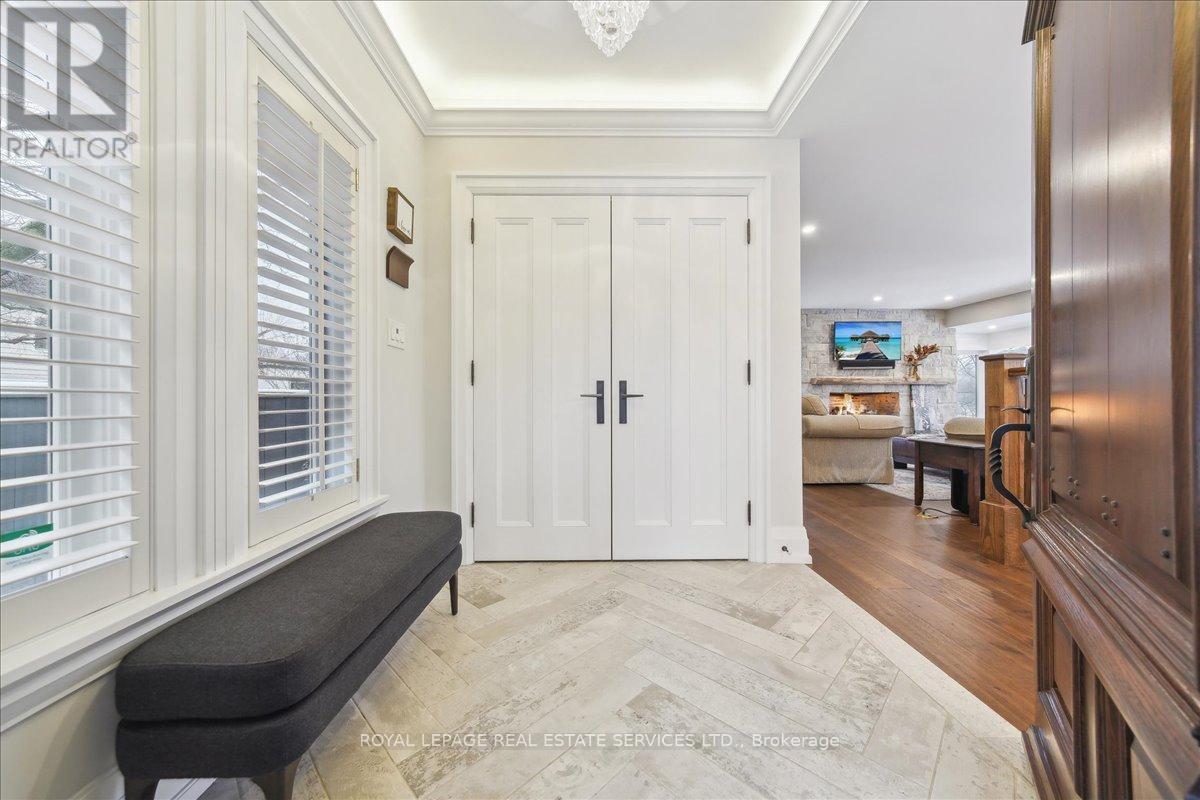 












382 TRAFALGAR ROAD

,
Oakville,




Ontario
L6J3H5

