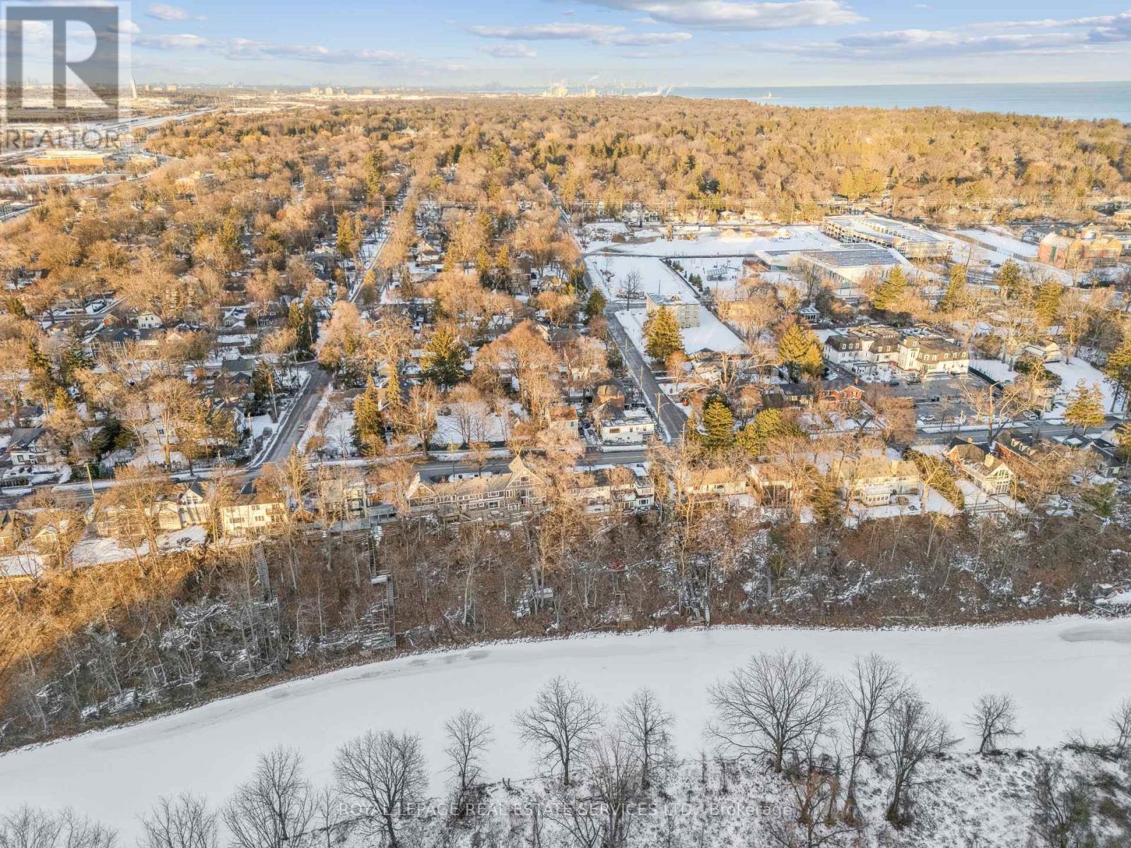 












382 TRAFALGAR ROAD

,
Oakville,




Ontario
L6J3H5

