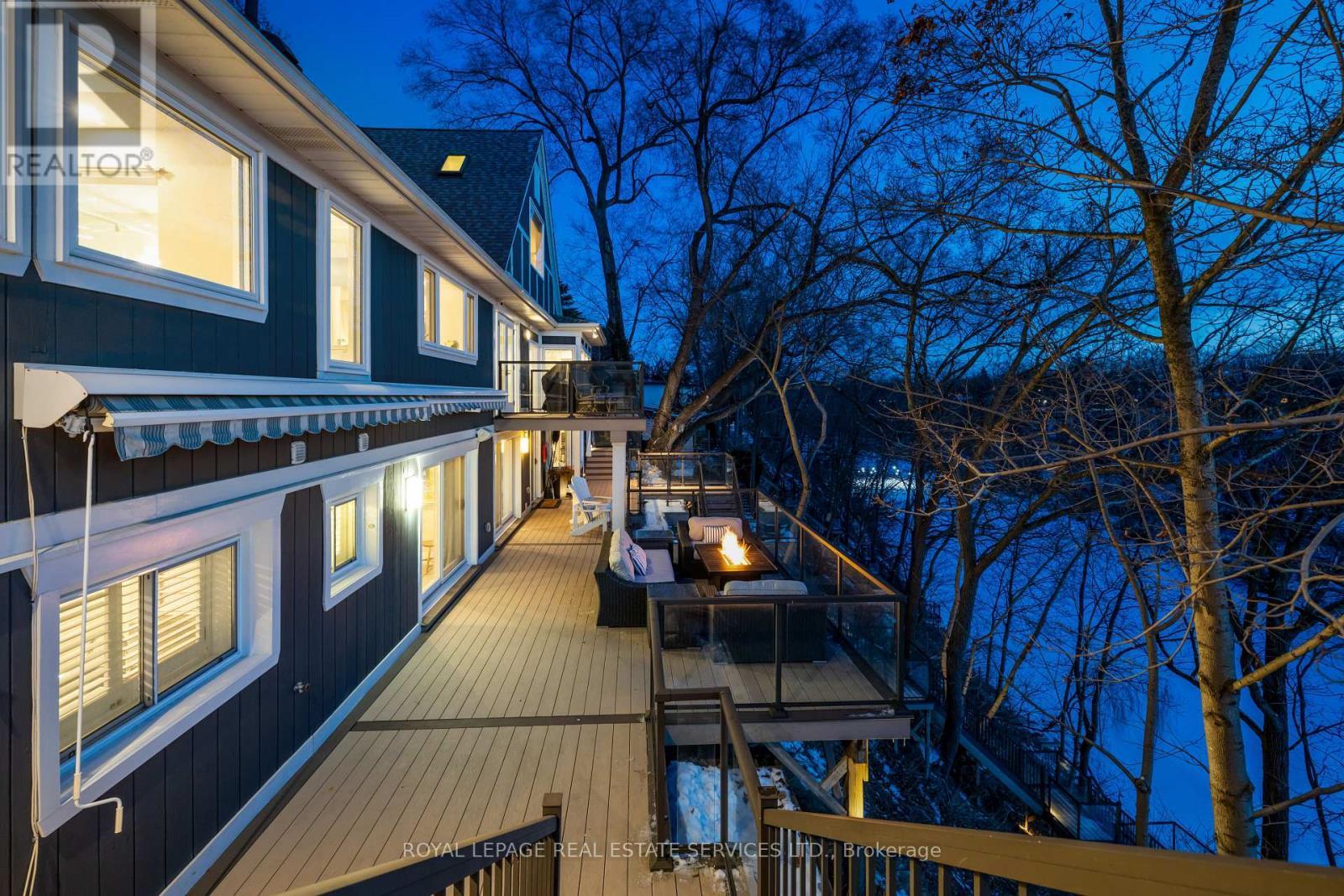 












382 TRAFALGAR ROAD

,
Oakville,




Ontario
L6J3H5

