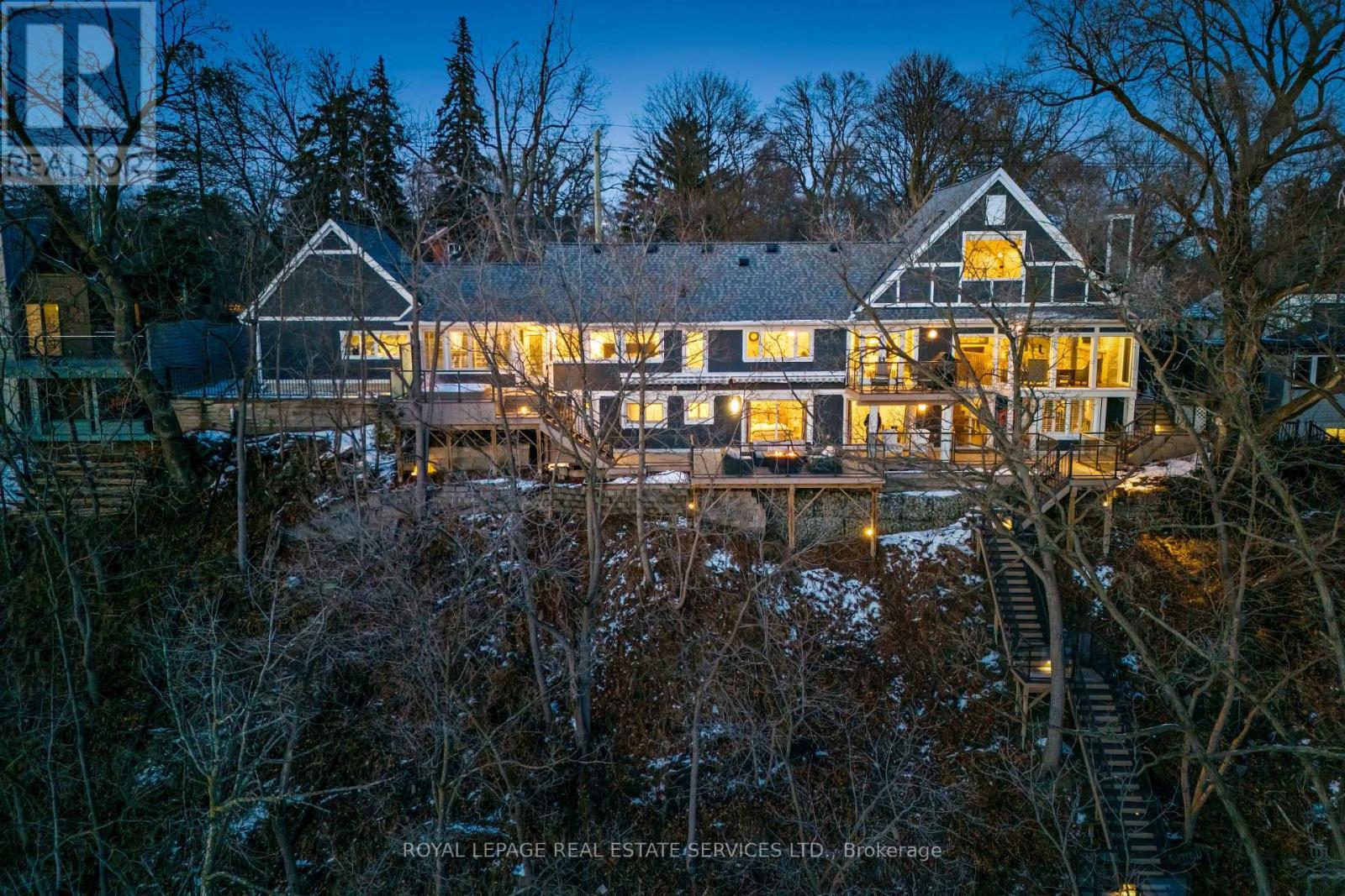 












382 TRAFALGAR ROAD

,
Oakville,




Ontario
L6J3H5

