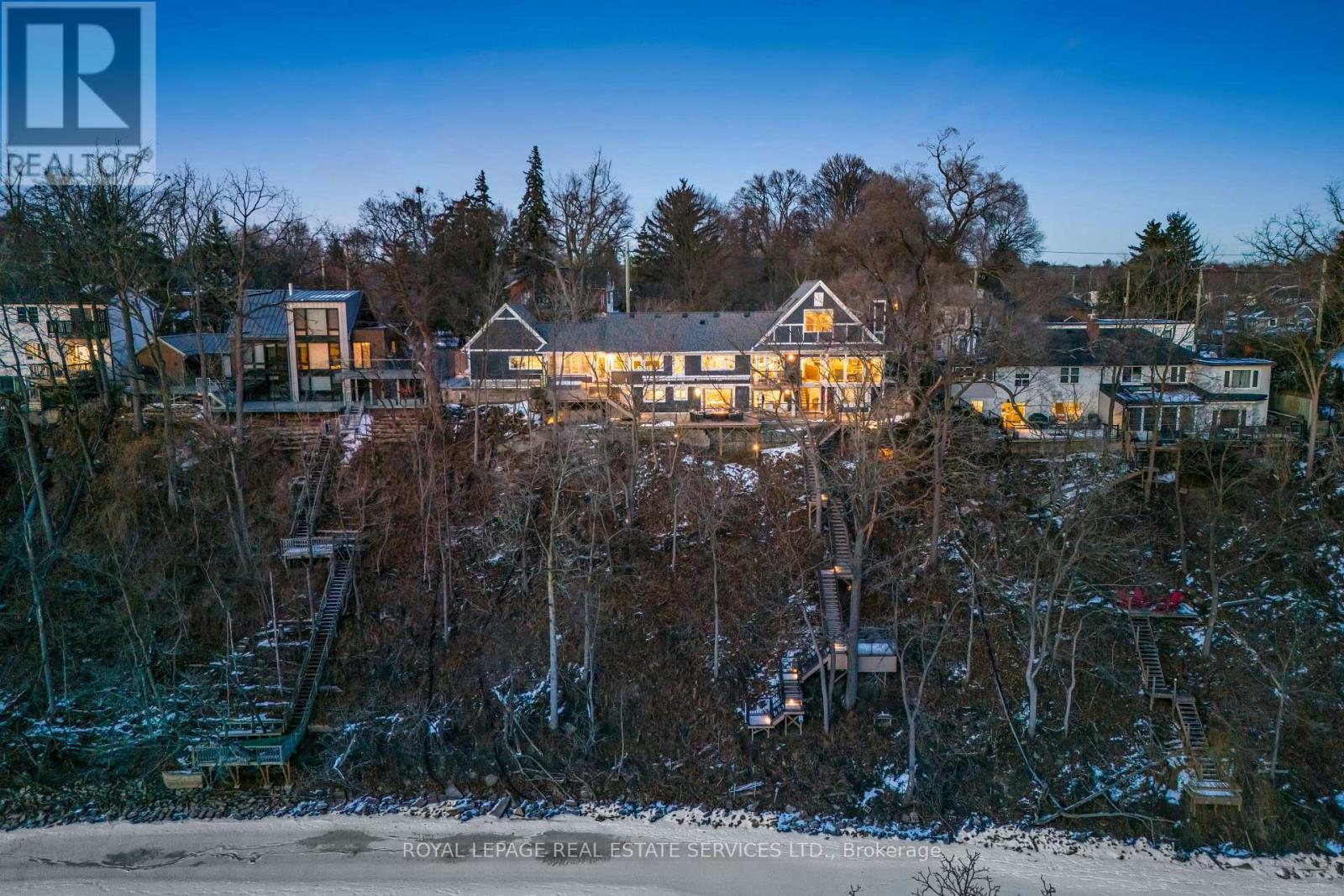 












382 TRAFALGAR ROAD

,
Oakville,




Ontario
L6J3H5


