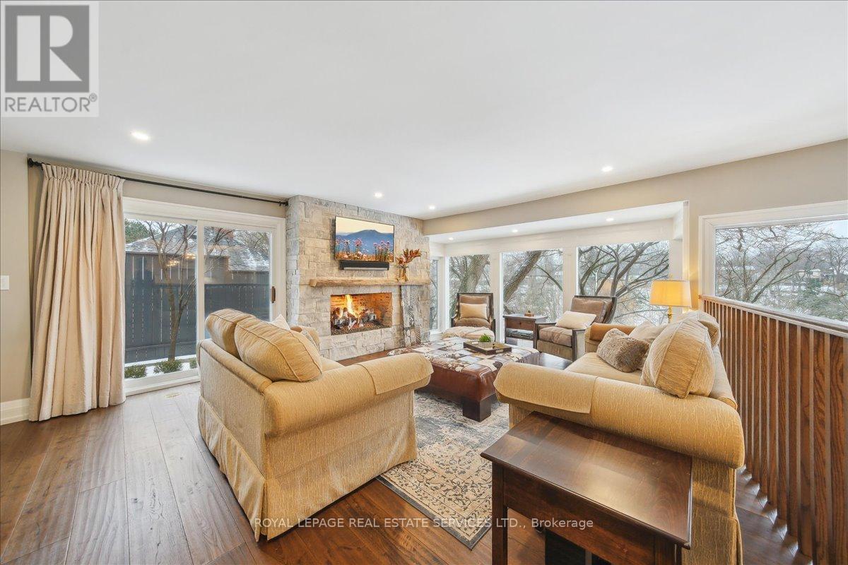 












382 TRAFALGAR ROAD

,
Oakville,




Ontario
L6J3H5


