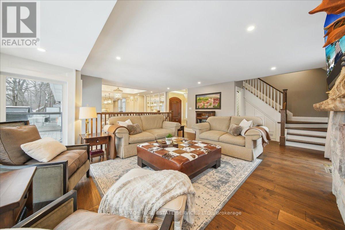












382 TRAFALGAR ROAD

,
Oakville,




Ontario
L6J3H5

