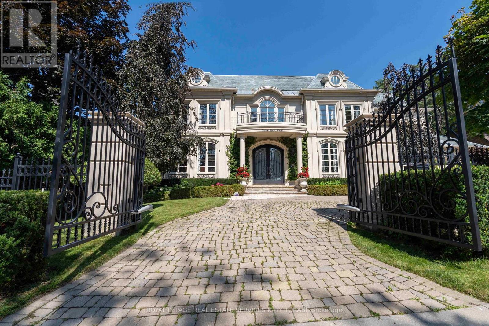 












11 DOON ROAD

,
Toronto,




Ontario
M2L1M1

