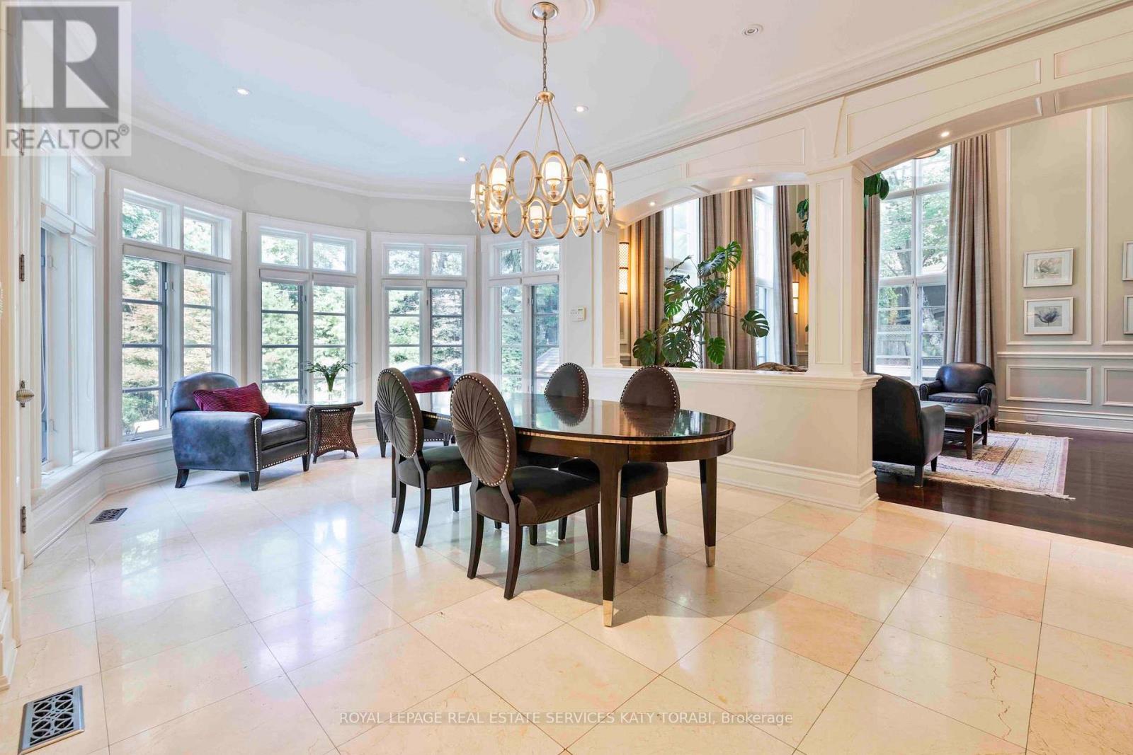 












11 DOON ROAD

,
Toronto,




Ontario
M2L1M1

