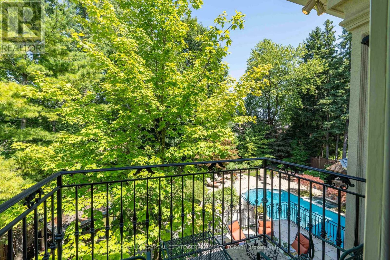 












11 DOON ROAD

,
Toronto,




Ontario
M2L1M1

