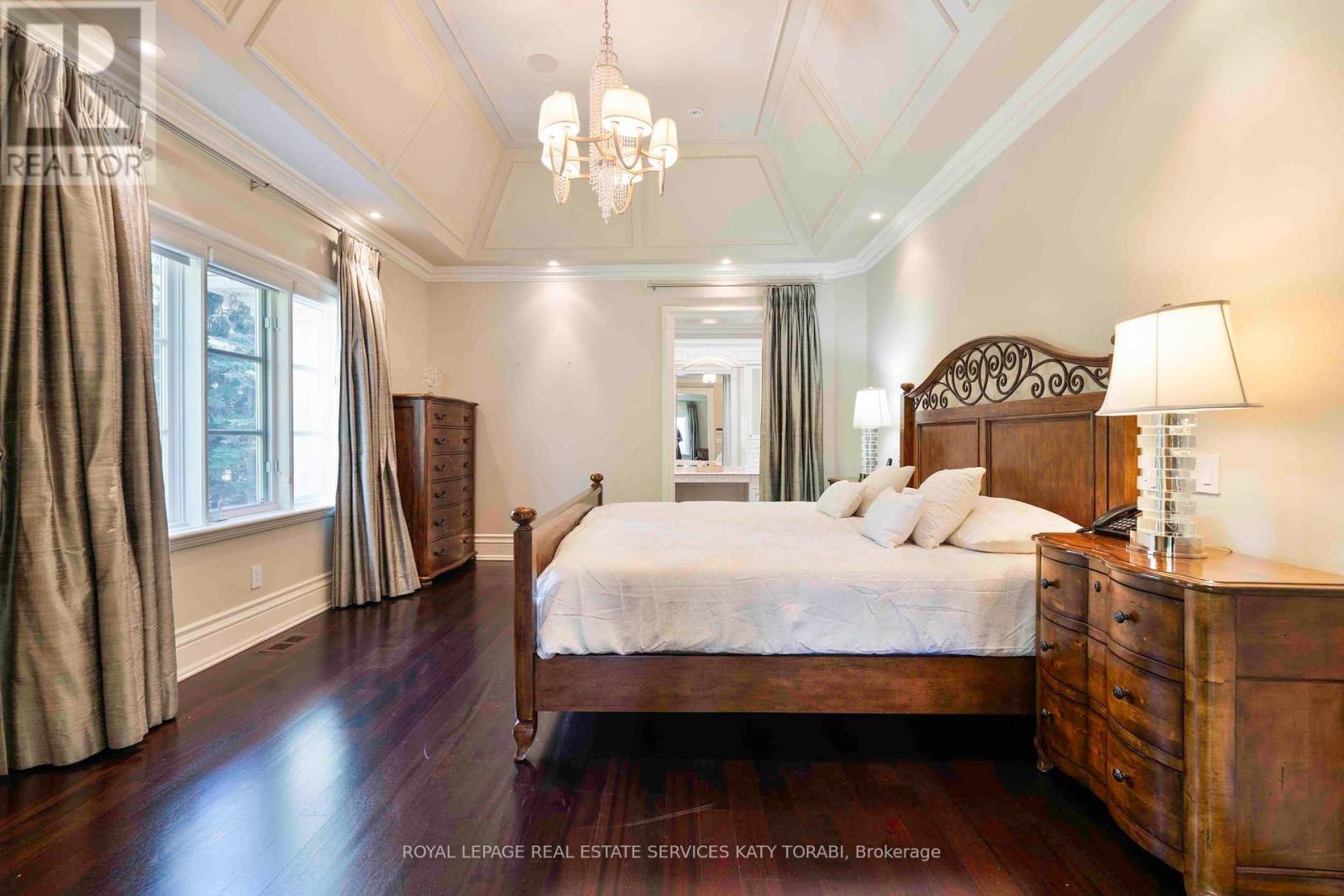 












11 DOON ROAD

,
Toronto,




Ontario
M2L1M1

