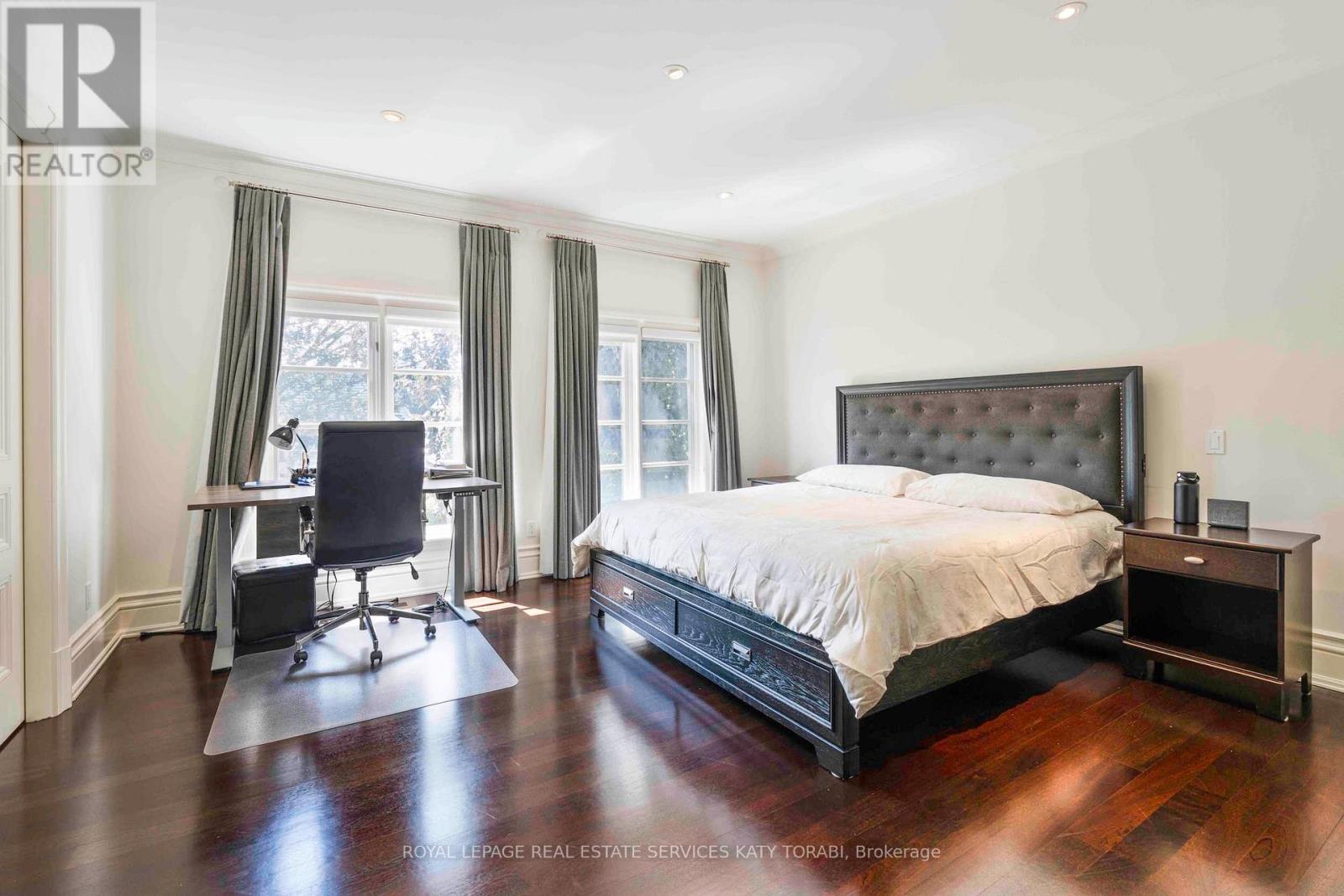 












11 DOON ROAD

,
Toronto,




Ontario
M2L1M1

