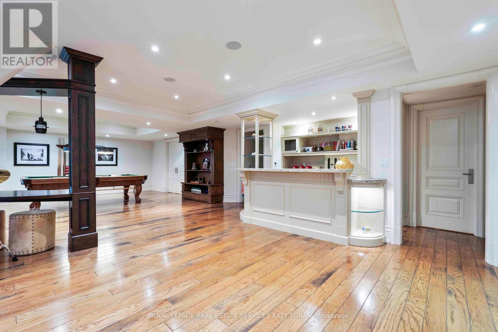 












11 DOON ROAD

,
Toronto,




Ontario
M2L1M1

