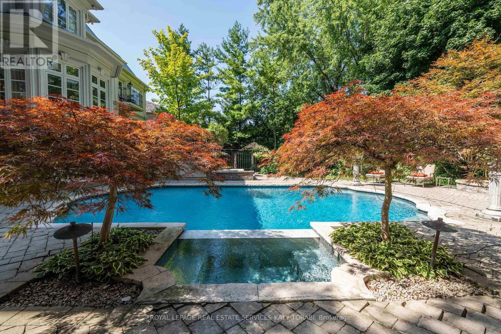 












11 DOON ROAD

,
Toronto,




Ontario
M2L1M1


