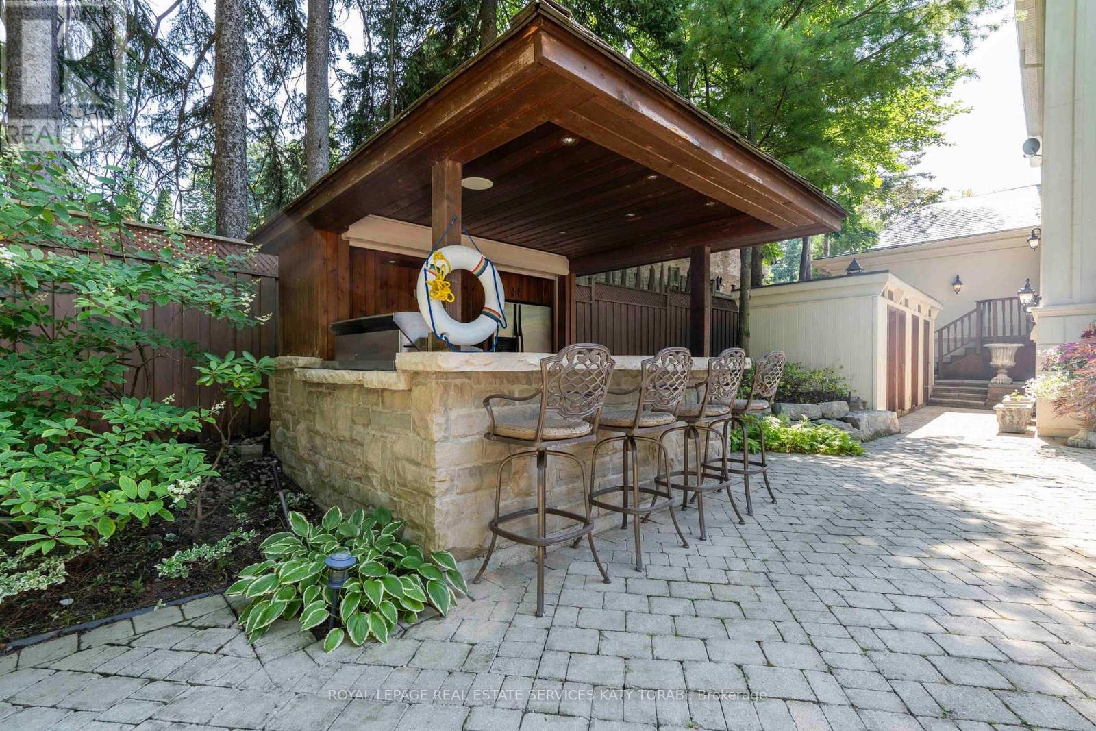 












11 DOON ROAD

,
Toronto,




Ontario
M2L1M1

