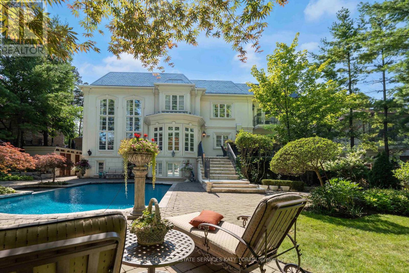 












11 DOON ROAD

,
Toronto,




Ontario
M2L1M1

